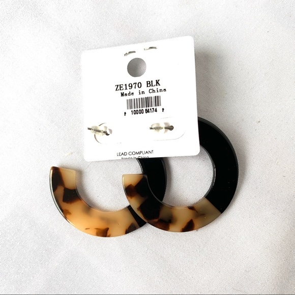 Acrylic Black Print Hoop Earring - Picture 3 of 3